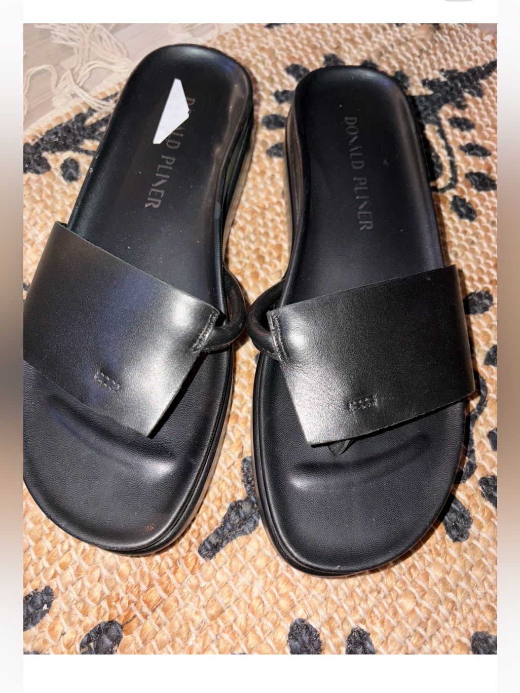 Donald Pliner Fifi Black Leather Platform Thong Sandals - Size 5.5